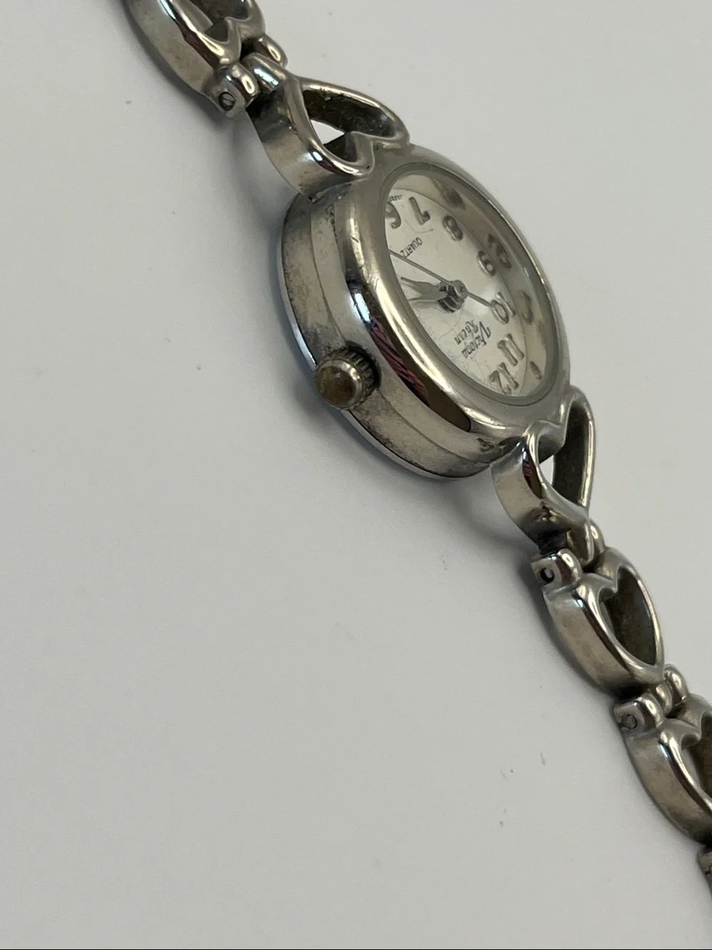 Victoria Rhein Silver Heart Link Quartz Watch — Silver & White